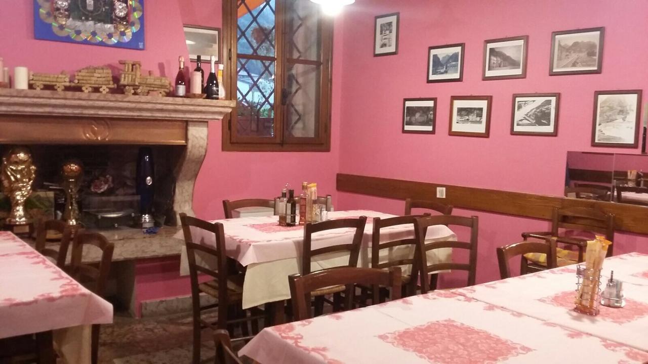 Ristorante Pizzeria al Mondo Valstagna Esterno foto
